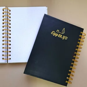 نوت بوك A5 منقط سلك مزدوج هارد كوفر أسود 15×21 سم مع جيب داخلي، 120 ورقة أبيض 120جم من Egy Bujo للبوليت جورنال