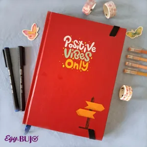 نوت بوك B5 منقط هارد كوفر أحمر 17×24 سم مع تقفيل 180°، 2 فاصل ستان، جيب داخلي كبير، زوايا دائرية، أستك خارجي، 120 ورقة كريمي 110جم من Egy Bujo