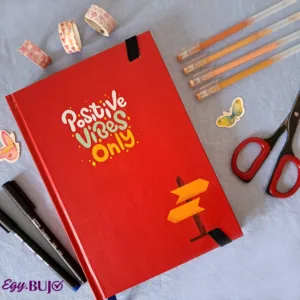 نوت بوك B5 منقط هارد كوفر أحمر 17×24 سم مع تقفيل 180°، 2 فاصل ستان، جيب داخلي كبير، زوايا دائرية، أستك خارجي، 120 ورقة كريمي 110جم من Egy Bujo